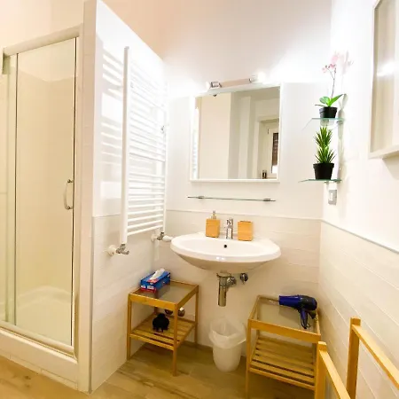 Butterfly Apartment Rom